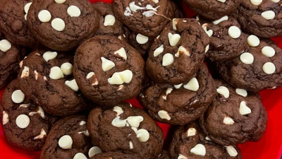 White chocolate chip chocolate cookies