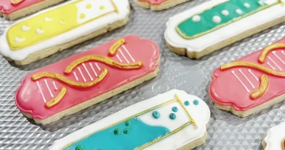 Elementary science fair cookies - DNA strand, test tube