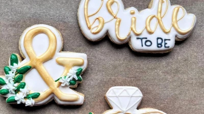 Engagement cookies - Bride to Be, Ampersand, Diamond Ring